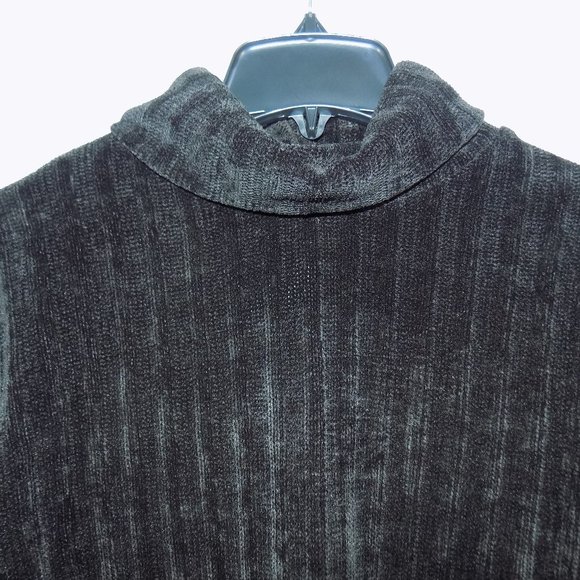 LoveLA Izzy Crop Turtle Neck Sweater Black NWT - Picture 3 of 8